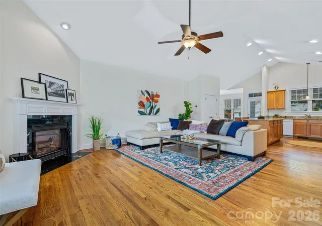 Photo 2 of Single family home for sale at 1 Craftsman Cir, Asheville, NC 28805 | MLS# 4424808 | Listing updated on 2026-10-29