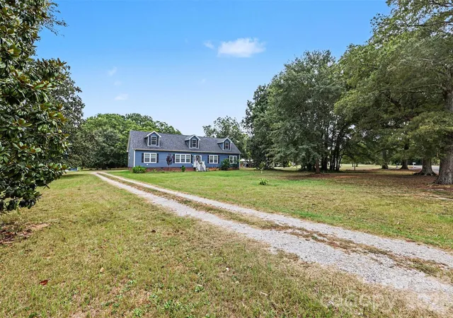Photo 2 of Single family home for sale at 5780 Oak St, Fort Lawn, SC 29714 | MLS# 4424810 | Listing updated on 2026-09-29