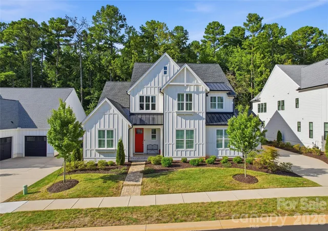 Photo 1 of Single family home for sale at 6068 Holden Ct, Fort Mill, SC 29715 | MLS# 4424826 | Listing updated on 2026-10-09