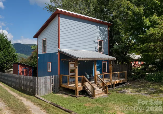 Photo 1 of Sale Pending at 1 Half Moon Dr, Swannanoa, NC 28778 | MLS# 4424834 | Listing updated on 2026-09-28