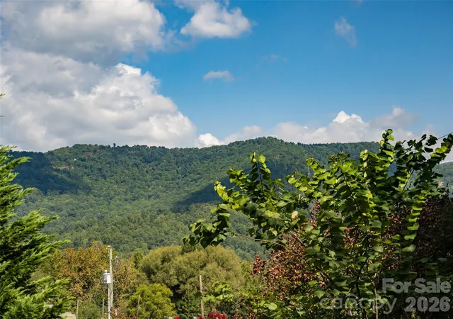 Photo 2 of Sale Pending at 1 Half Moon Dr, Swannanoa, NC 28778 | MLS# 4424834 | Listing updated on 2026-09-28