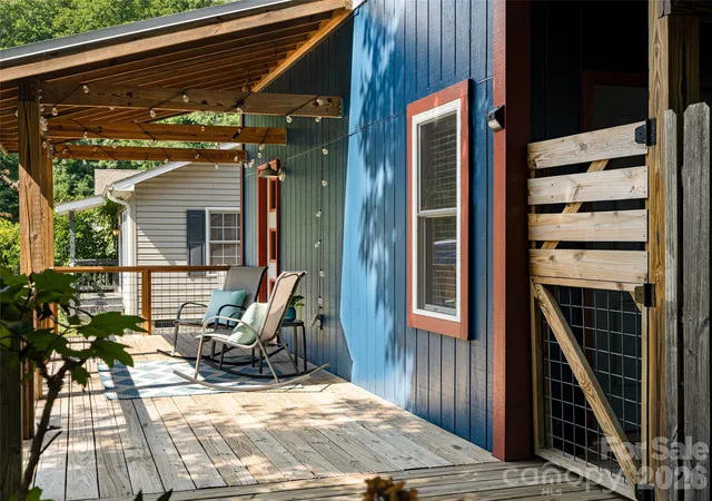 Photo 3 of Sale Pending at 1 Half Moon Dr, Swannanoa, NC 28778 | MLS# 4424834 | Listing updated on 2026-09-28