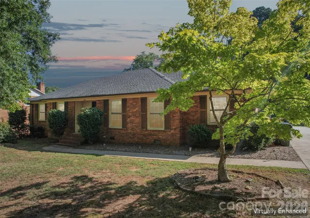 Photo 1 of Single family home for sale at 13507 Four Oaks Ln, Matthews, NC 28105 | MLS# 4424835 | Listing updated on 2026-09-27