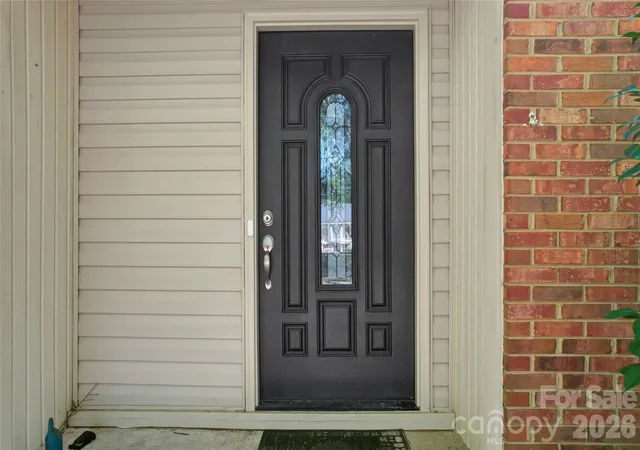 Photo 4 of Single family home for sale at 13507 Four Oaks Ln, Matthews, NC 28105 | MLS# 4424835 | Listing updated on 2026-09-27