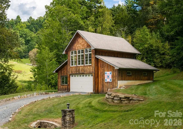 Photo 3 of Single family home for sale at 538 Celebration Cvs, Clyde, NC 28721 | MLS# 4424841 | Listing updated on 2026-10-01