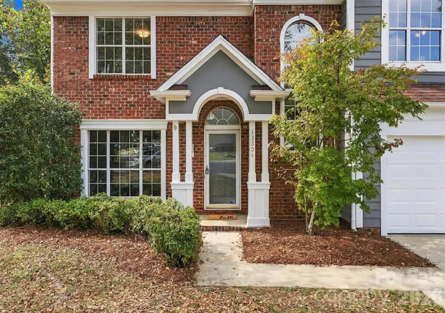 Photo 3 of Single family home for sale at 13504 Norlington Ct, Charlotte, NC 28273 | MLS# 4424845 | Listing updated on 2026-09-22