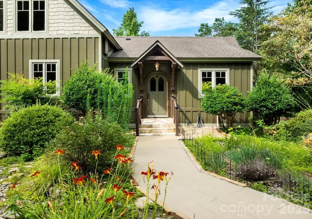 Photo 3 of Single family home for sale at 4 Landy Ln, Landrum, SC 29356 | MLS# 4424846 | Listing updated on 2026-09-19