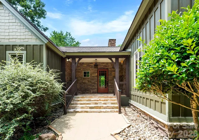 Photo 4 of Single family home for sale at 4 Landy Ln, Landrum, SC 29356 | MLS# 4424846 | Listing updated on 2026-09-19