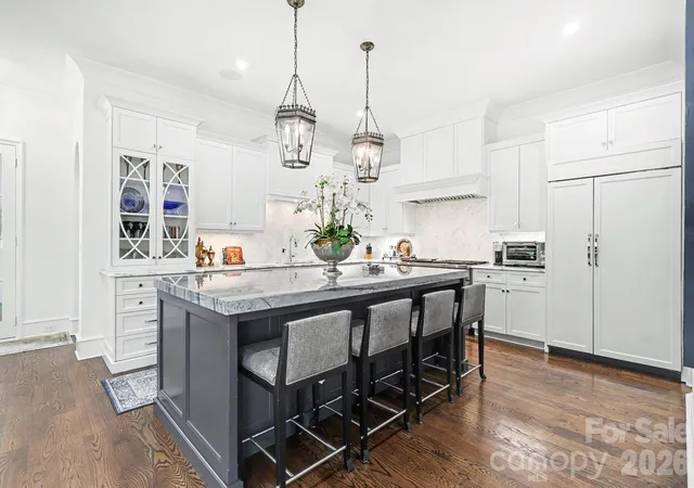 Photo 4 of Condo for sale at 1318 S Kings Dr, Charlotte, NC 28207 | MLS# 4424849 | Listing updated on 2026-09-17
