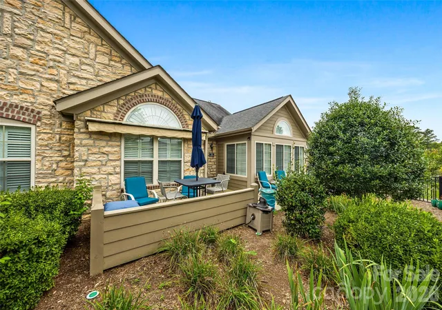 Photo 4 of Townhouse for sale at 31 Braeburn Way, Flat Rock, NC 28731 | MLS# 4424862 | Listing updated on 2026-10-04