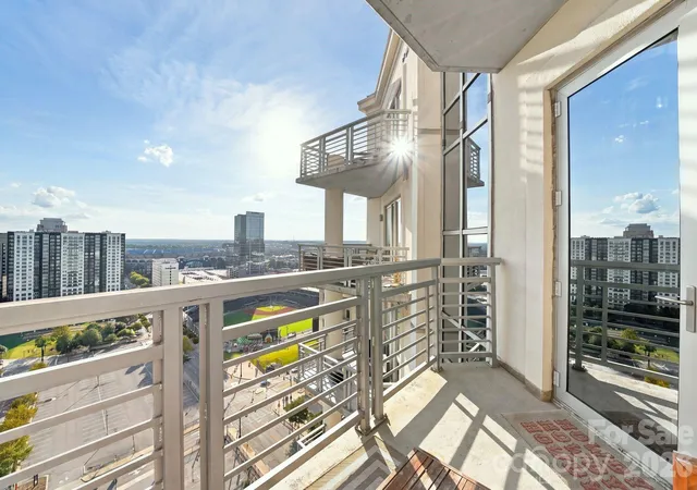 Photo 3 of Condo for sale at 333 W Trade St #1709, Charlotte, NC 28202 | MLS# 4424866 | Listing updated on 2026-09-18