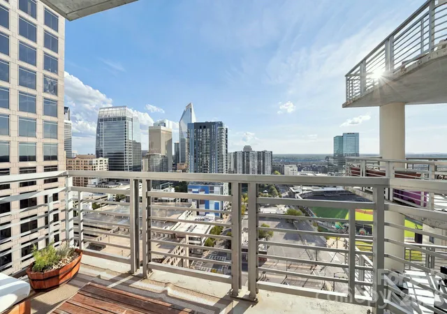 Photo 3 of Condo for sale at 333 W Trade St #1709, Charlotte, NC 28202 | MLS# 4424866 | Listing updated on 2026-09-18