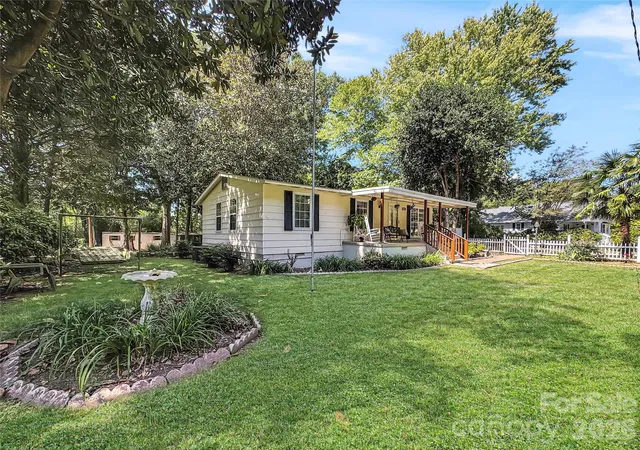 Photo 2 of Single family home for sale at 25 Stowe St, Lowell, NC 28098 | MLS# 4424867 | Listing updated on 2026-09-16