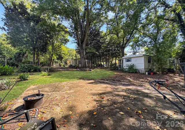 Photo 3 of Single family home for sale at 25 Stowe St, Lowell, NC 28098 | MLS# 4424867 | Listing updated on 2026-09-16