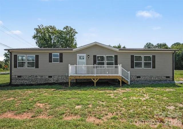 Photo 2 of Single family home for sale at 801 Eagleview Ln, Lawndale, NC 28090 | MLS# 4424870 | Listing updated on 2026-09-17