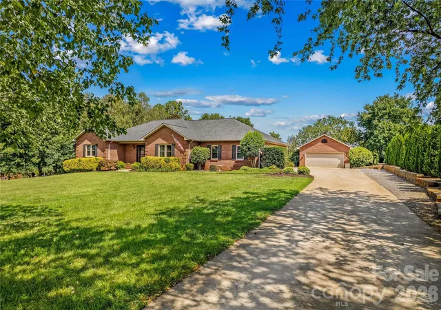 Single family home for sale at 110 Dobbs Dr, Statesville, NC 28625 | MLS# 4424875