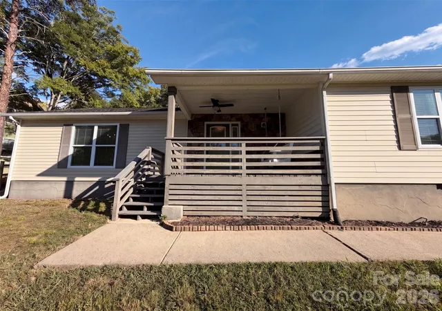 Photo 1 of Single family home for sale at 6009 Lanai Ln, Fort Mill, SC 29708 | MLS# 4424884 | Listing updated on 2026-10-01