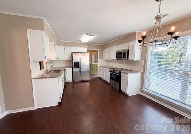 Photo 2 of Single family home for sale at 6009 Lanai Ln, Fort Mill, SC 29708 | MLS# 4424884 | Listing updated on 2026-10-01