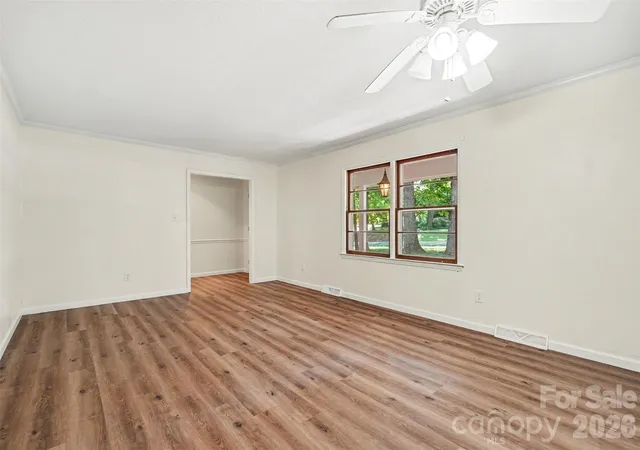 Photo 4 of Single family home for sale at 307 Florence Rd, Statesville, NC 28625 | MLS# 4424887 | Listing updated on 2026-09-30