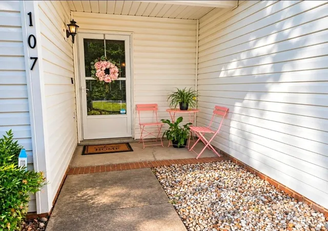 Photo 2 of Single family home for sale at 107 E Panther Crk Rd, Troutman, NC 28166 | MLS# 4424898 | Listing updated on 2026-09-19