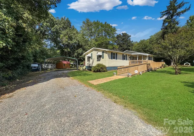 Photo 3 of Single family home for sale at 5 Love St, Lowell, NC 28098 | MLS# 4424901 | Listing updated on 2026-09-16