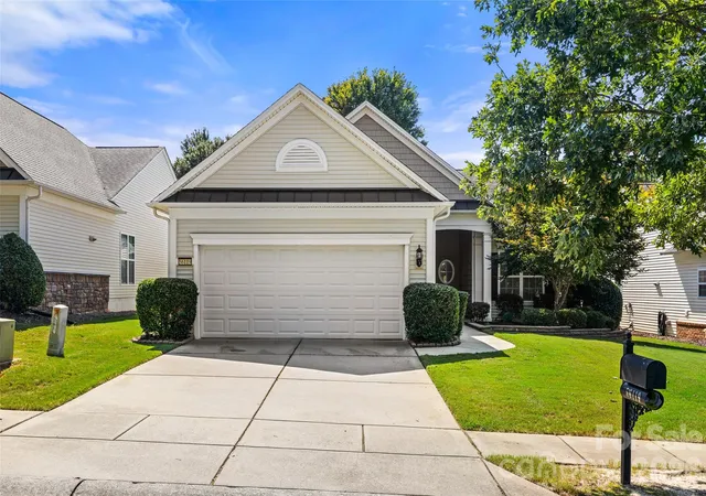 Photo 2 of Single family home for sale at 56119 Finches Ct, Fort Mill, SC 29707 | MLS# 4424904 | Listing updated on 2026-09-17