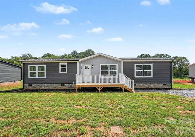 Photo 2 of Single family home for sale at 807 Eagleview Ln, Lawndale, NC 28090 | MLS# 4424915 | Listing updated on 2026-09-17