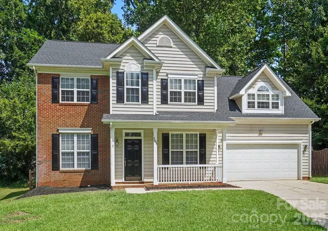 Photo 2 of Single family home for sale at 3404 Passour Ridge Ln, Charlotte, NC 28269 | MLS# 4424918 | Listing updated on 2026-09-25