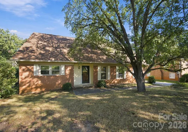 Photo 1 of Single family home for sale at 7416 Folger Dr, Charlotte, NC 28226 | MLS# 4424929 | Listing updated on 2026-10-26