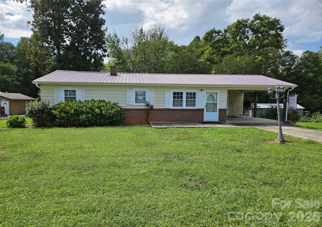 Photo 1 of Single family home for sale at 2648 Rose Pl, Lenoir, NC 28645 | MLS# 4424930 | Listing updated on 2026-10-02