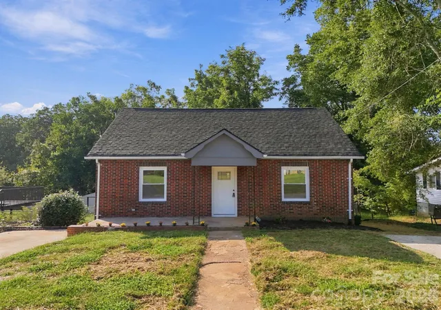 Single family home for sale at 314 Rockyford St, Morganton, NC 28655 | MLS# 4424931