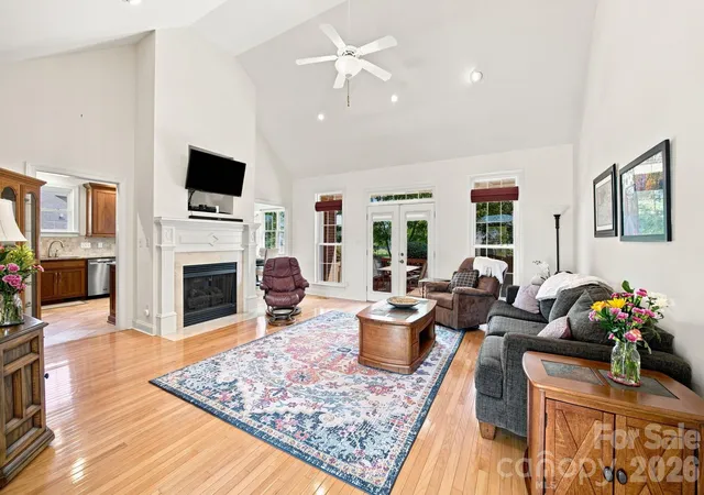 Photo 3 of Sale Pending at 137 Fox Den Cir, Statesville, NC 28677 | MLS# 4424936 | Listing updated on 2026-09-26