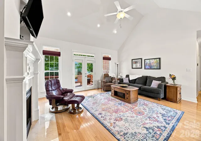 Photo 3 of Sale Pending at 137 Fox Den Cir, Statesville, NC 28677 | MLS# 4424936 | Listing updated on 2026-09-26