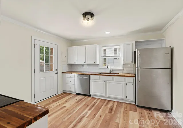 Photo 3 of Single family home for sale at 316 E 19th Street, Kannapolis, NC 28083 | MLS# 4424938 | Listing updated on 2026-09-23