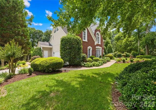 Photo 3 of Single family home for sale at 9514 Hayenridge Ct, Huntersville, NC 28078 | MLS# 4424942 | Listing updated on 2026-10-23