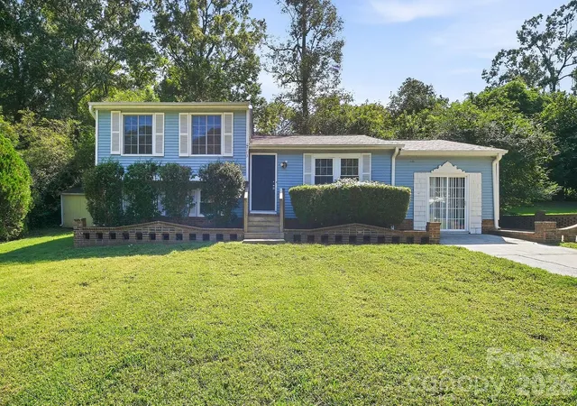 Photo 1 of Single family home for sale at 6713 Rocklake Dr, Charlotte, NC 28214 | MLS# 4424944 | Listing updated on 2026-09-24
