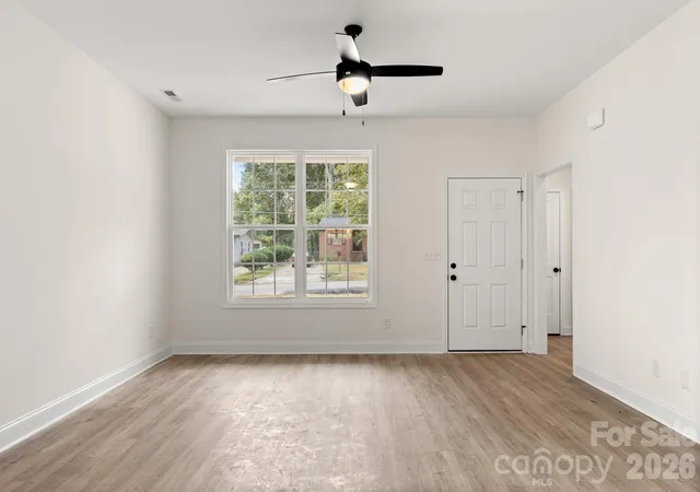 Photo 2 of Single family home for sale at 725 Rockdale St, Rock Hill, SC 29730 | MLS# 4424948 | Listing updated on 2026-09-17