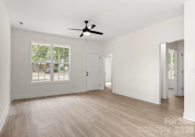 Photo 3 of Single family home for sale at 725 Rockdale St, Rock Hill, SC 29730 | MLS# 4424948 | Listing updated on 2026-09-17