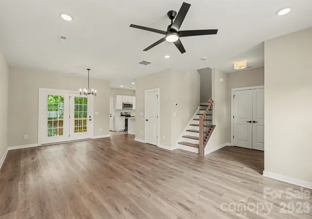 Photo 3 of Single family home for sale at 112 E Hilltop Dr, Gastonia, NC 28054 | MLS# 4424950 | Listing updated on 2026-09-25