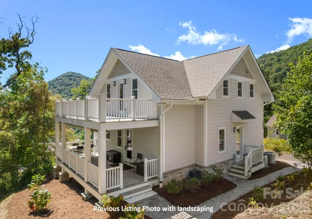 Photo 1 of Single family home for sale at 11 Lila Ln, Clyde, NC 28721 | MLS# 4424951 | Listing updated on 2026-09-22