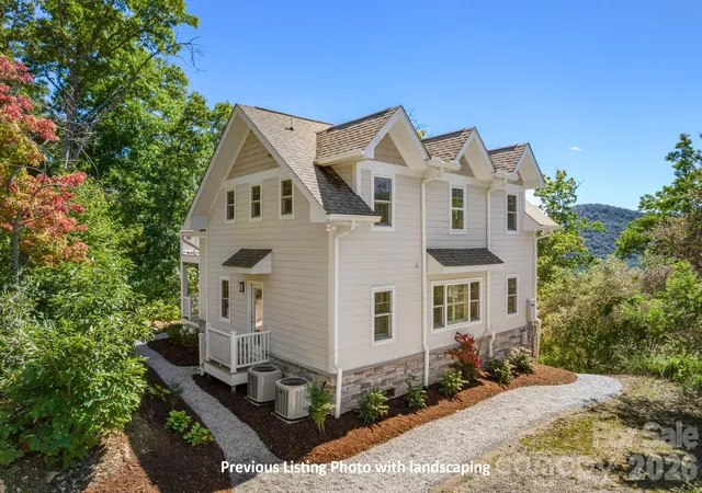 Photo 2 of Single family home for sale at 11 Lila Ln, Clyde, NC 28721 | MLS# 4424951 | Listing updated on 2026-09-22