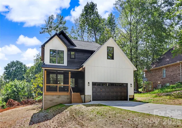 Photo 2 of Single family home for sale at 910 Montrose Dr, Shelby, NC 28150 | MLS# 4424954 | Listing updated on 2026-09-16