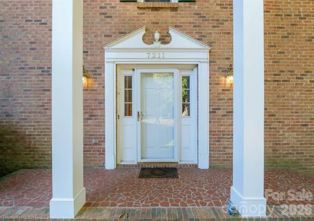 Photo 2 of Single family home for sale at 7211 Hopeton Rd, Charlotte, NC 28210 | MLS# 4424955 | Listing updated on 2026-10-30