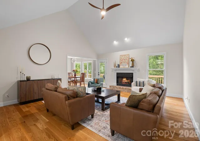Photo 2 of Single family home for sale at 113 Laura Tr, Hendersonville, NC 28792 | MLS# 4424959 | Listing updated on 2026-10-03