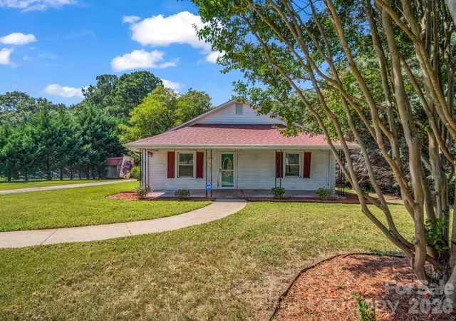 Photo 3 of Single family home for sale at 1315 Lithia Springs Rd, Shelby, NC 28150 | MLS# 4424962 | Listing updated on 2026-09-26