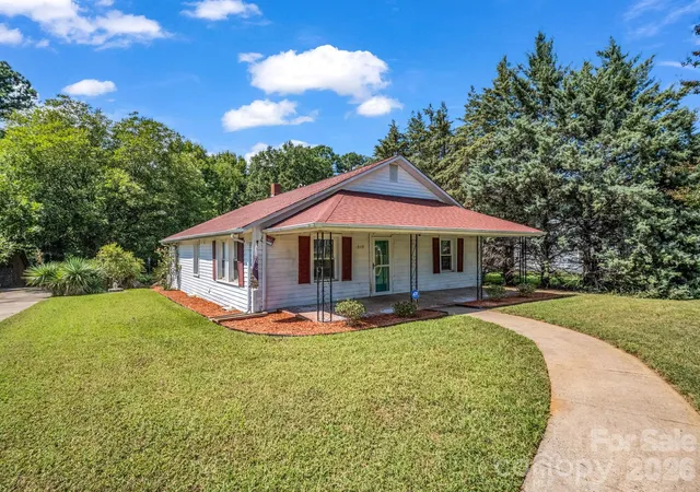 Photo 3 of Single family home for sale at 1315 Lithia Springs Rd, Shelby, NC 28150 | MLS# 4424962 | Listing updated on 2026-09-26