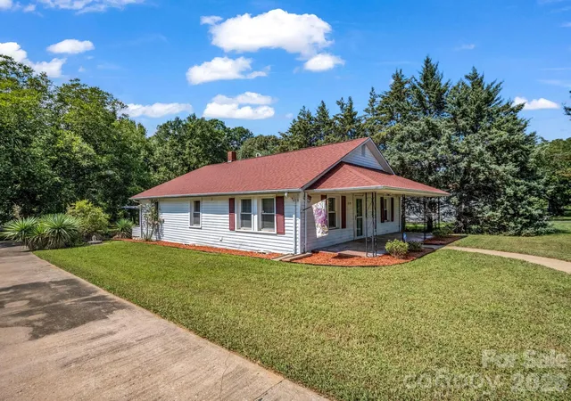 Photo 4 of Single family home for sale at 1315 Lithia Springs Rd, Shelby, NC 28150 | MLS# 4424962 | Listing updated on 2026-09-26
