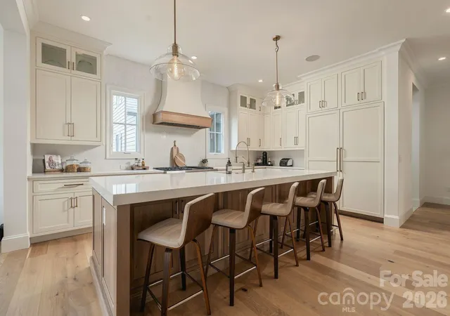 Photo 3 of Single family home for sale at 20020 Schooner Dr, Cornelius, NC 28031 | MLS# 4424974 | Listing updated on 2026-10-10