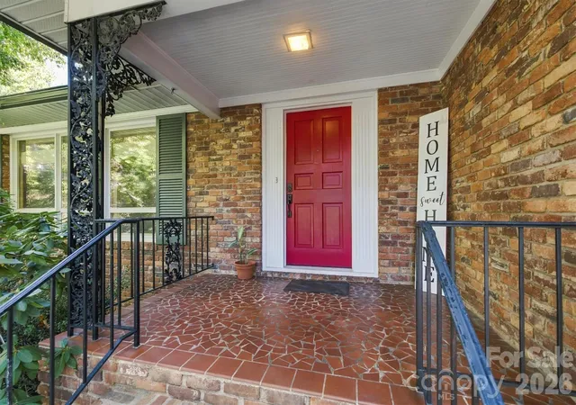 Photo 2 of Single family home for sale at 1211 Laurel St NE, Valdese, NC 28690 | MLS# 4424986 | Listing updated on 2026-10-21