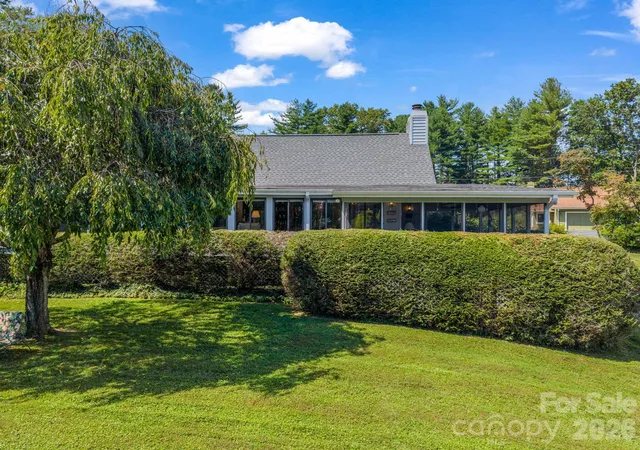 Photo 1 of Townhouse for sale at 31 Willow Way, Hendersonville, NC 28739 | MLS# 4424988 | Listing updated on 2026-09-22